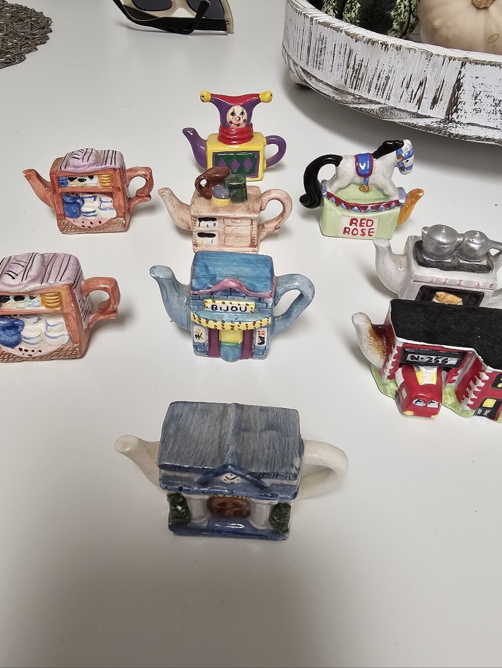 8 Red Rose Collector Tetley Tea Miniature Teapots
